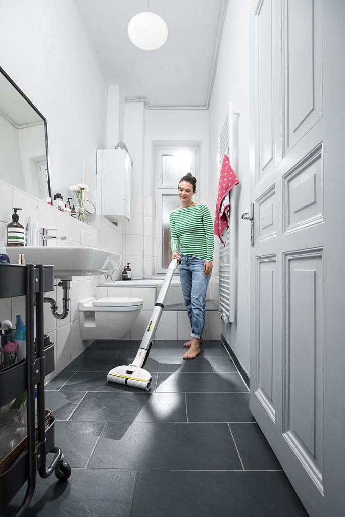 Bezprzewodowy mop elektryczny FC3 Karcher posprząta podłogę w łazience