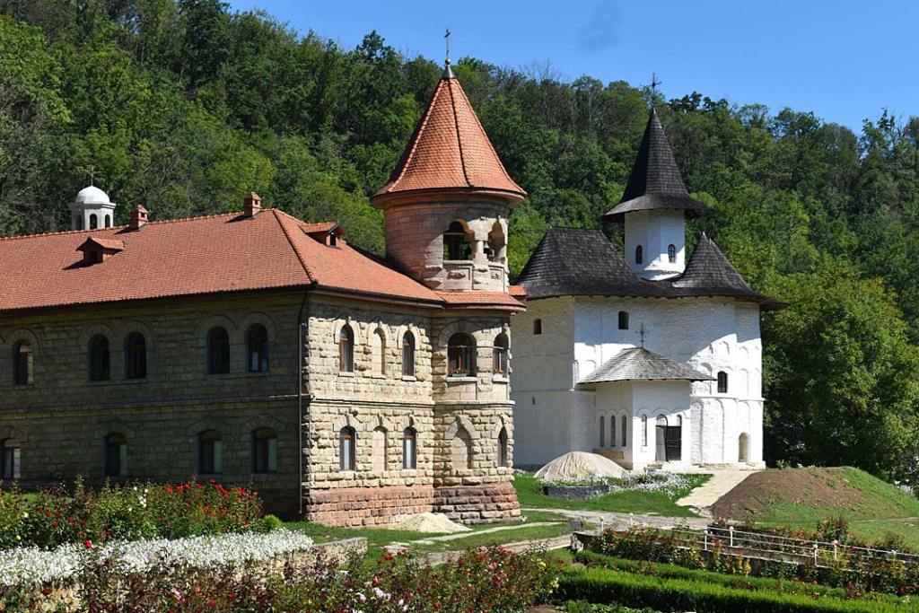 Północna Mołdawia. Żeński zespół klasztorny w Rudi