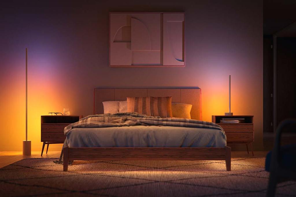 Nastrojowe oświetlenie w sypialni tworzą lampy Philips Hue Signe