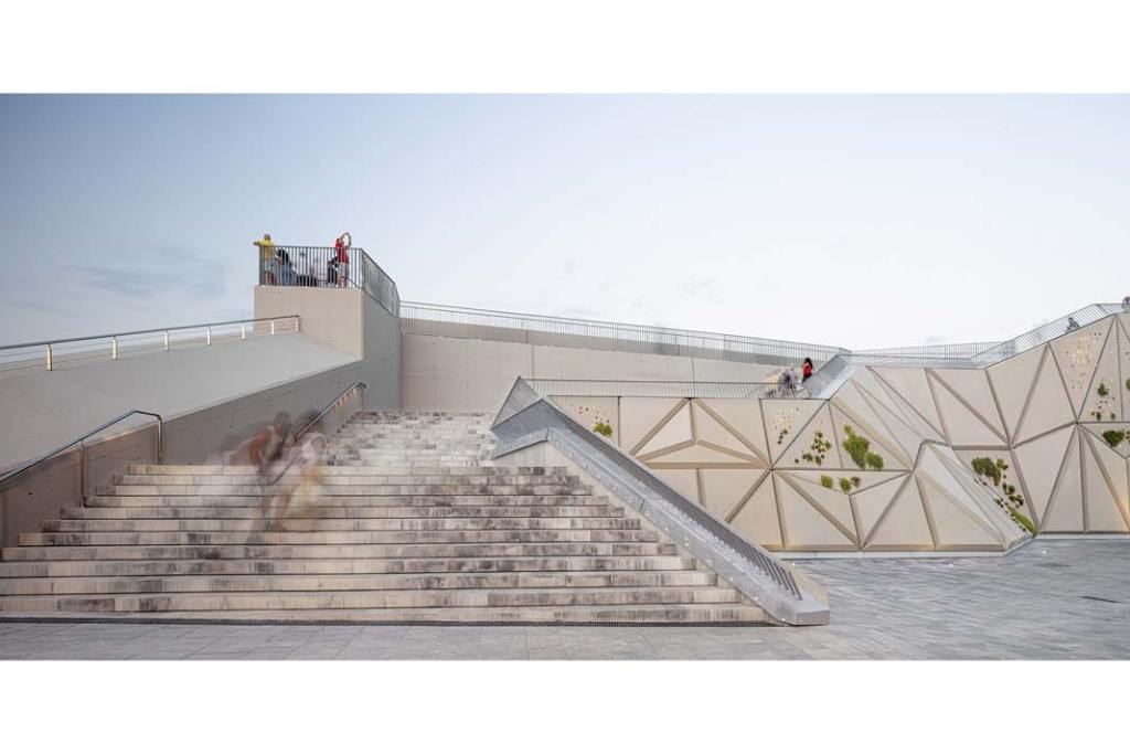 atrakcja Barcelony_plaftorma widokowa Escaleras y Mirador Vela_schody prowadzące na platformę widokową