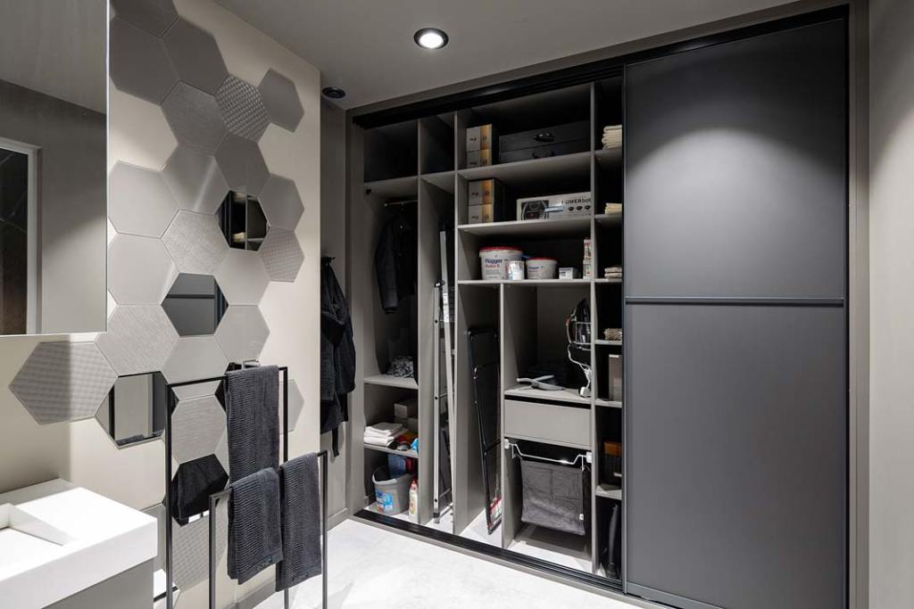 Komandor-szafa-lazienka-system-szafir-schowki gospodarcze