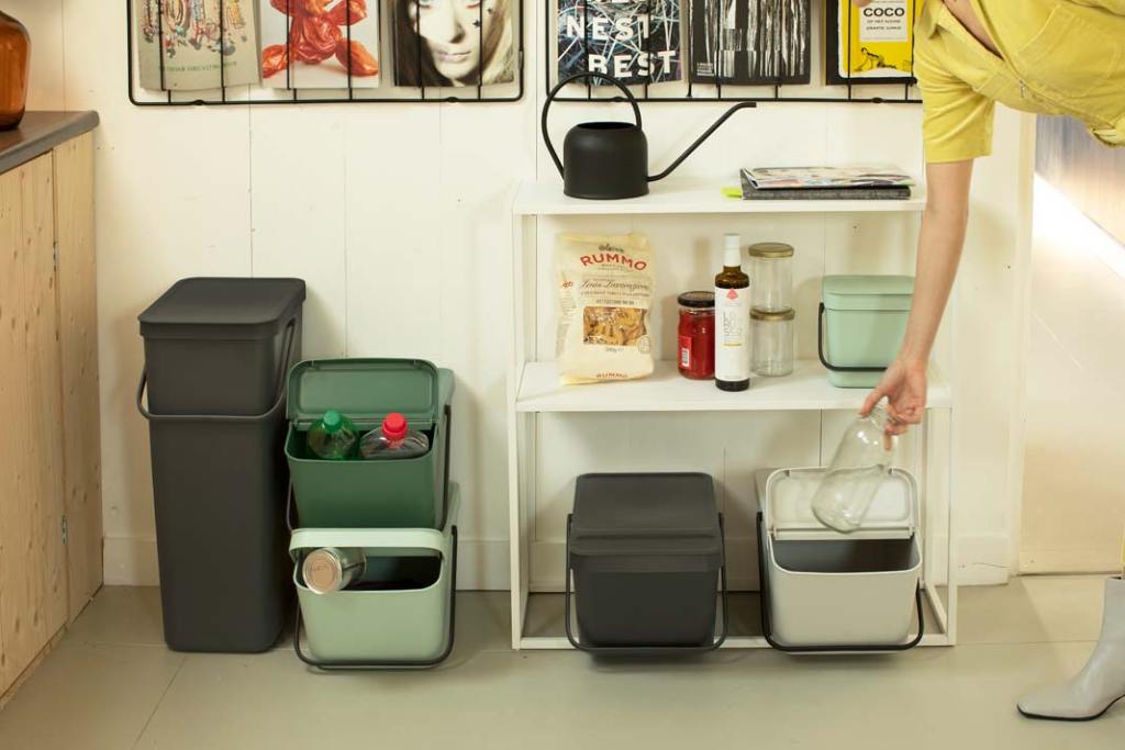 kolorowe pojemniki Brabantia-Sort-&-Go