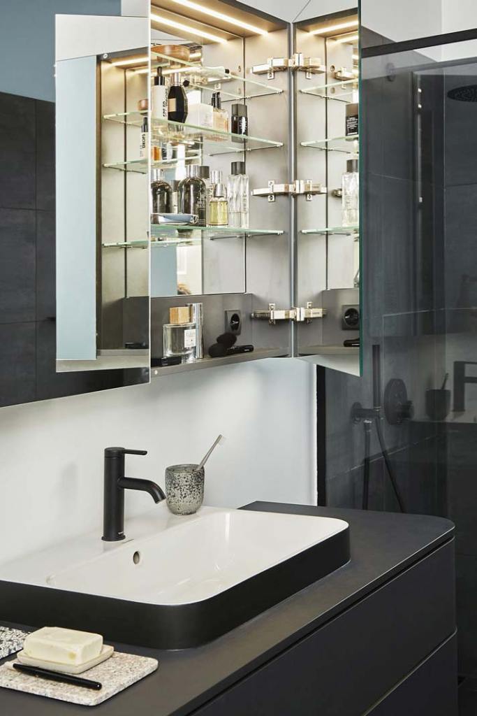 schowki w łazience_Szafka-z-lustrem-XViu-DURAVIT