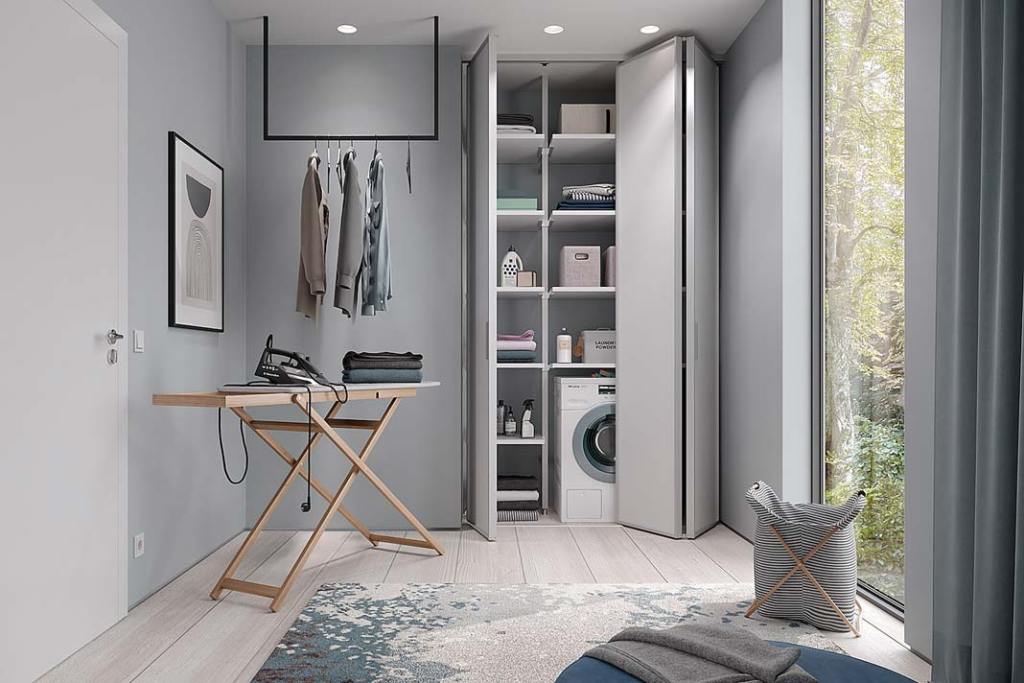 Systemy regałów i szaf na wymiar, np. regał Uno z oferty Raumplus, pozwalają dopasować wielkość i układ wnętrza do metrażu łazienki.