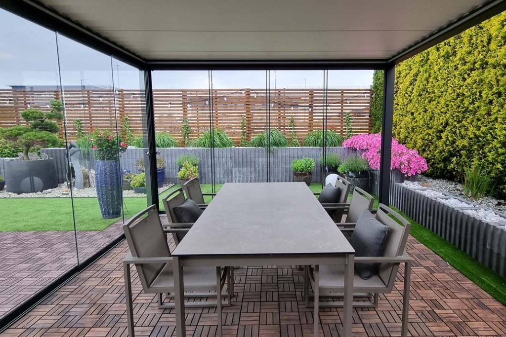 aliplast- pergola bioklimatyczna nuun-eco_ osłony zewnętrzne przeciwsłoneczne