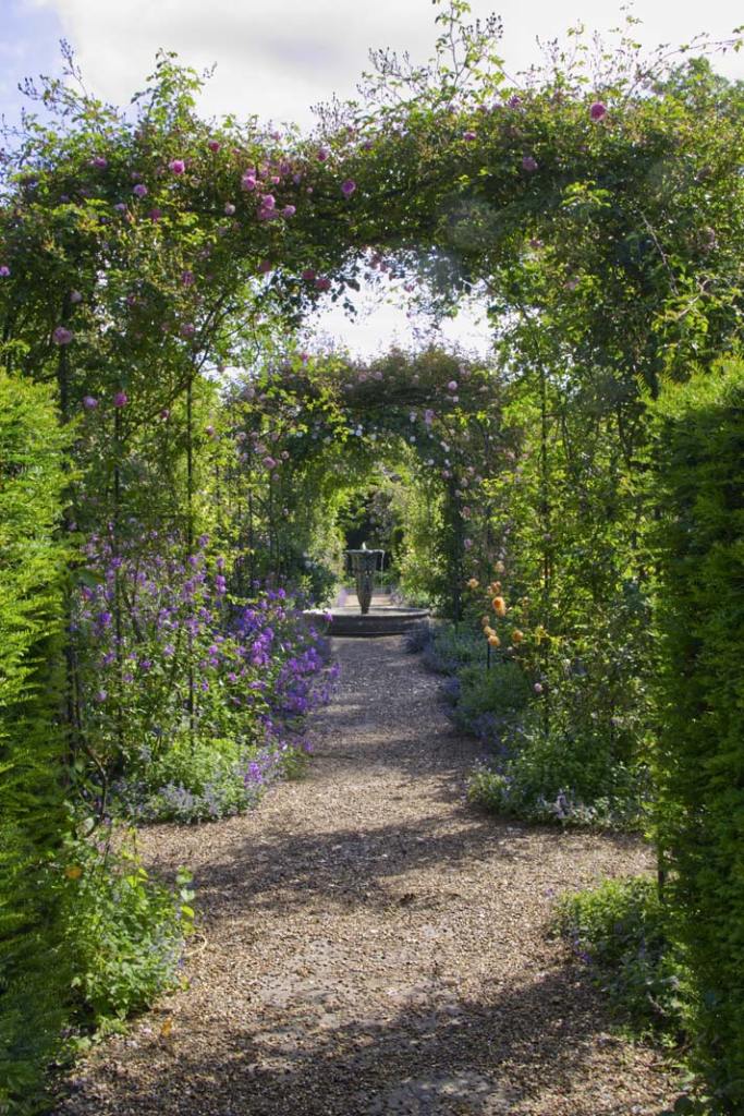 alejka w ogrodze w nymans