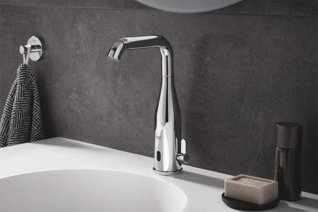 Grohe-Essence desigerska armatura do łązienki w wykończeniu chrom