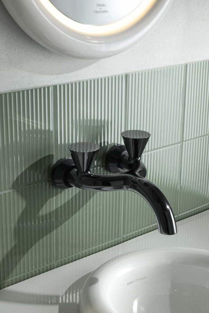 VitrA_Close_Up_Wall_Mounted_Basin_